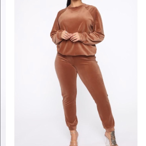Fashion Nova Other - FASHIONOVA velour two piece - size s
